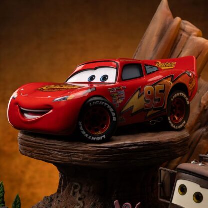 Cars Deluxe Art Scale Statue 1/10 Lightning Mcqueen & Hook 31 cm – Bild 3