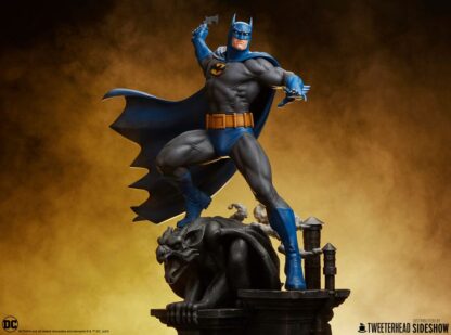 DC Comics Maquette 1/6 Batman (Retro Edition) 50 cm – Bild 2