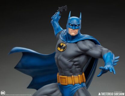 DC Comics Maquette 1/6 Batman (Retro Edition) 50 cm – Bild 4