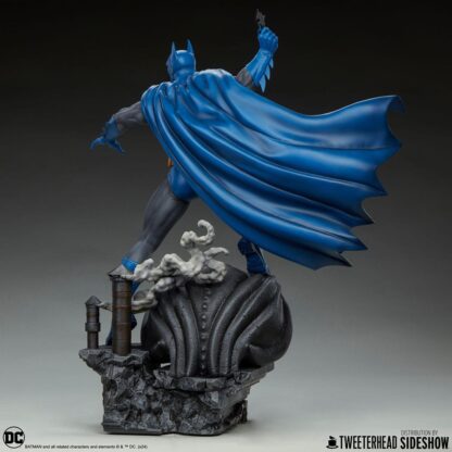 DC Comics Maquette 1/6 Batman (Retro Edition) 50 cm – Bild 9