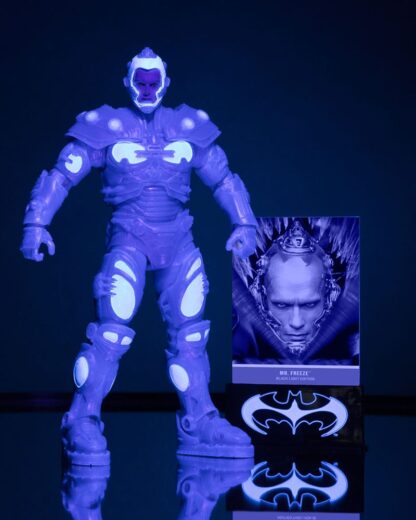 Batman & Robin DC Multiverse Actionfigur Mr. Freeze (Black Light Edition) (Gold Label) 18 cm – Bild 3