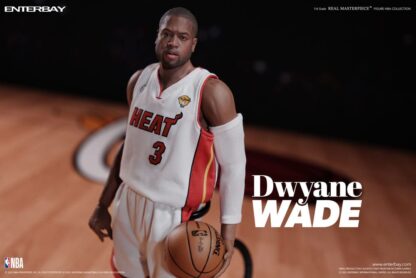 NBA Collection Real Masterpiece Actionfigur 1/6 Dwyane Wade 30 cm - Beschädigte Verpackung – Bild 4