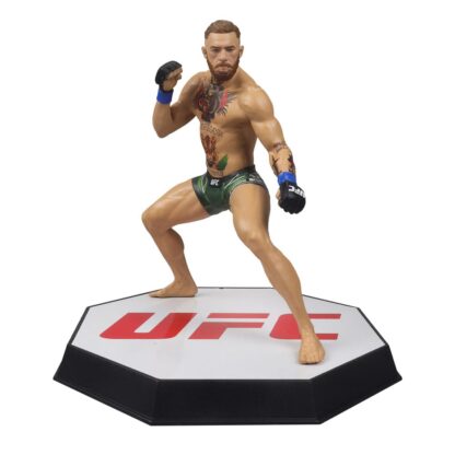 UFC Posed PVC Statue Conor McGregor 18 cm - Stark beschädigte Verpackung