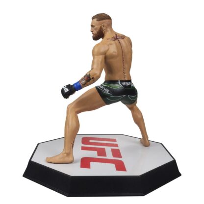 UFC Posed PVC Statue Conor McGregor 18 cm - Stark beschädigte Verpackung – Bild 3