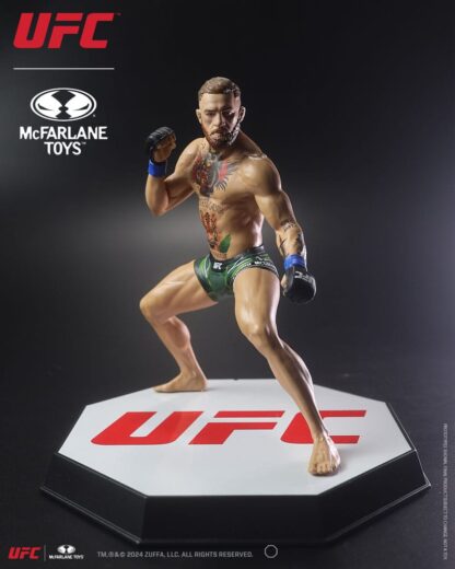 UFC Posed PVC Statue Conor McGregor 18 cm - Stark beschädigte Verpackung – Bild 9