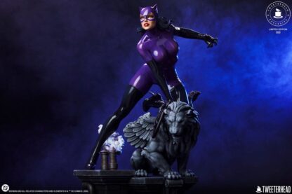 DC Comics Maquette 1/6 Catwoman (Purple Edition) 35 cm – Bild 5